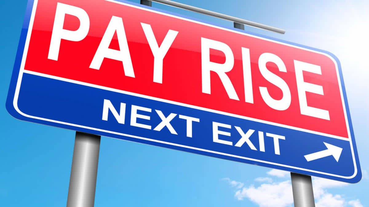 Negotiating Your Worth: How to Ask for a Pay Rise Image